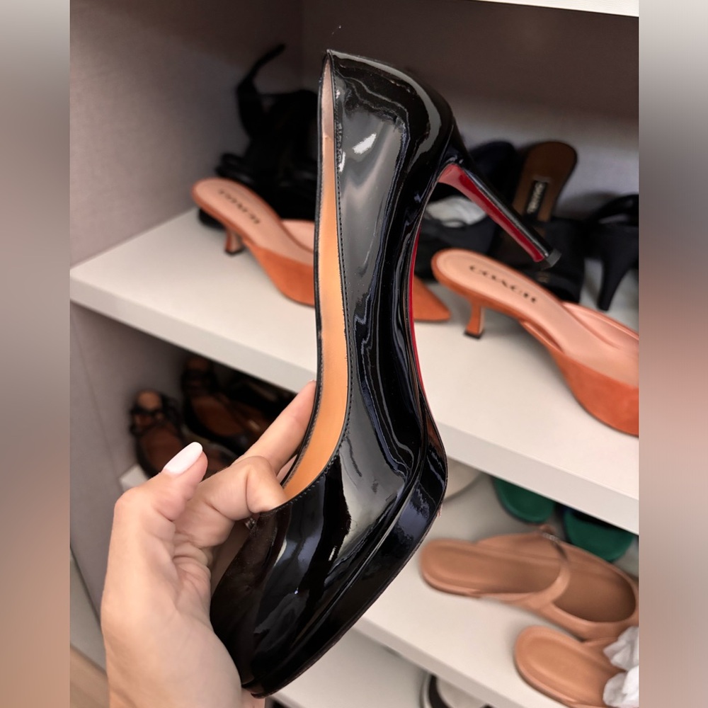 C. Louboutin calfskin leather pumps 85 mm stiletto heel, Round toe,Made in Italy
